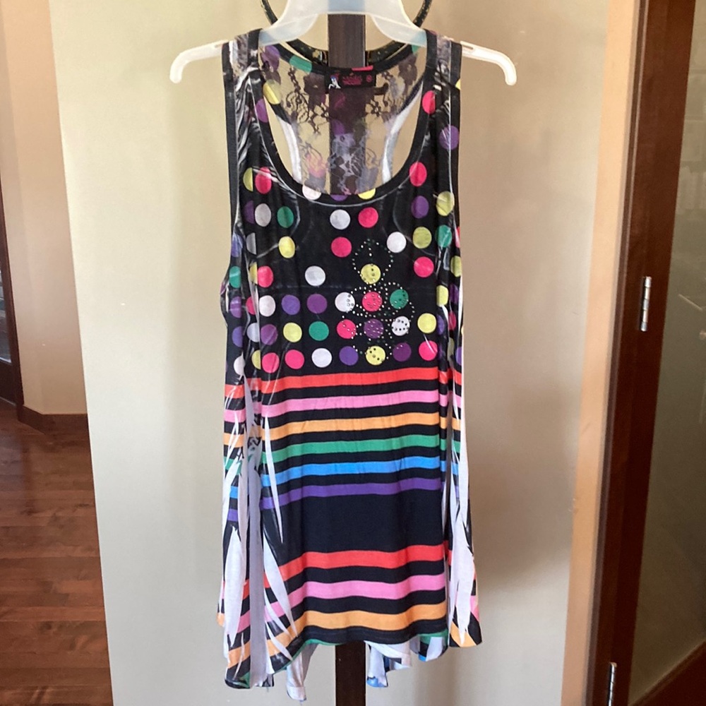 Fun summer Sleeveless Tunic top, size Medium
